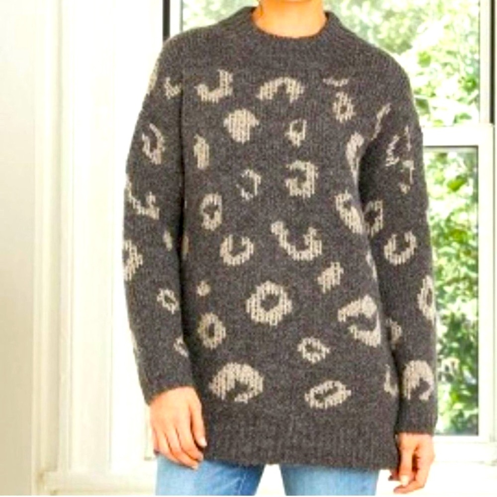 Universal Thread Leopard Cheetah Print Mock Neck Tunic Sweater Women’s M Gray